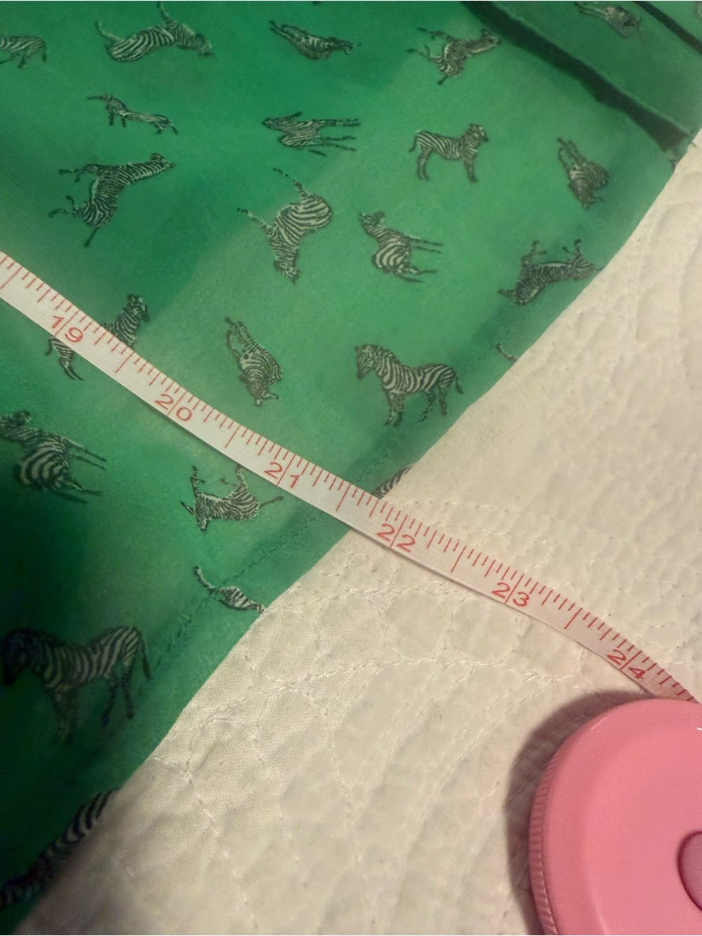 HOT Options Zebra Print Sleeveless Blouse Green Peter Pan Collar Size 10 - Picture 7 of 8